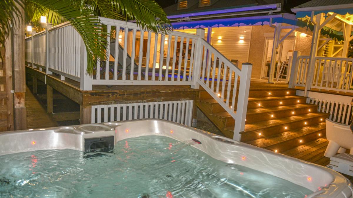 A louer villa 8 personnes Saint François Guadeloupe_ Jacuzzi Nuit - 32